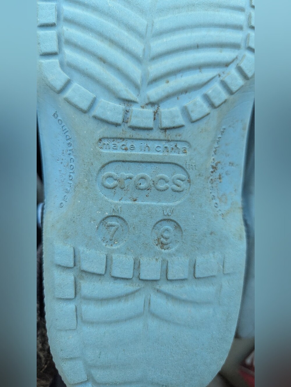 minion crocs - Picture 4 of 4